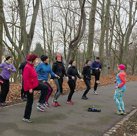 Im Volkspark Rehberge trifft man sich und ist dann mehr als zwei Stunden auf Achse.